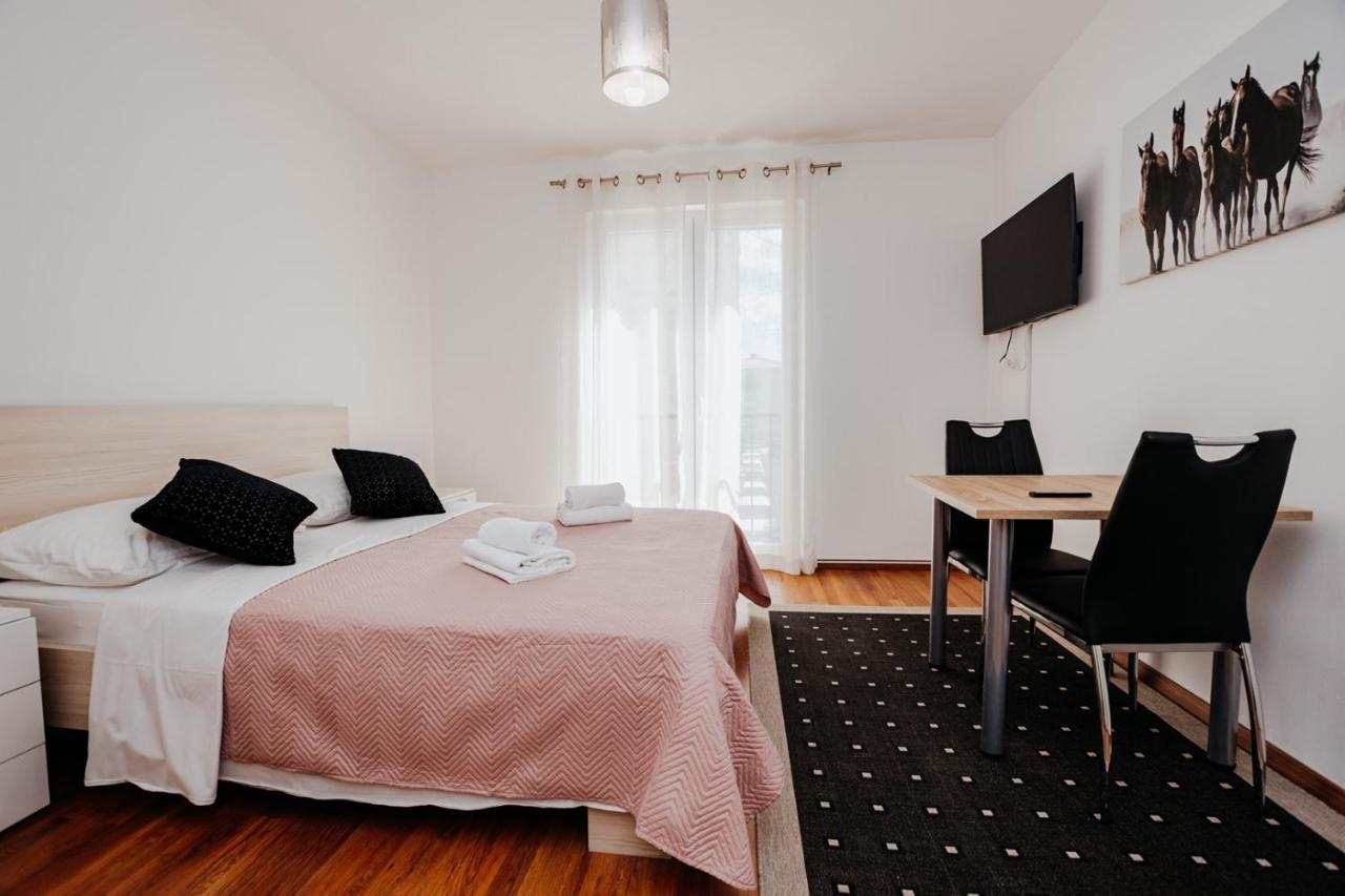 Double And Single S Apartments Zára Kültér fotó