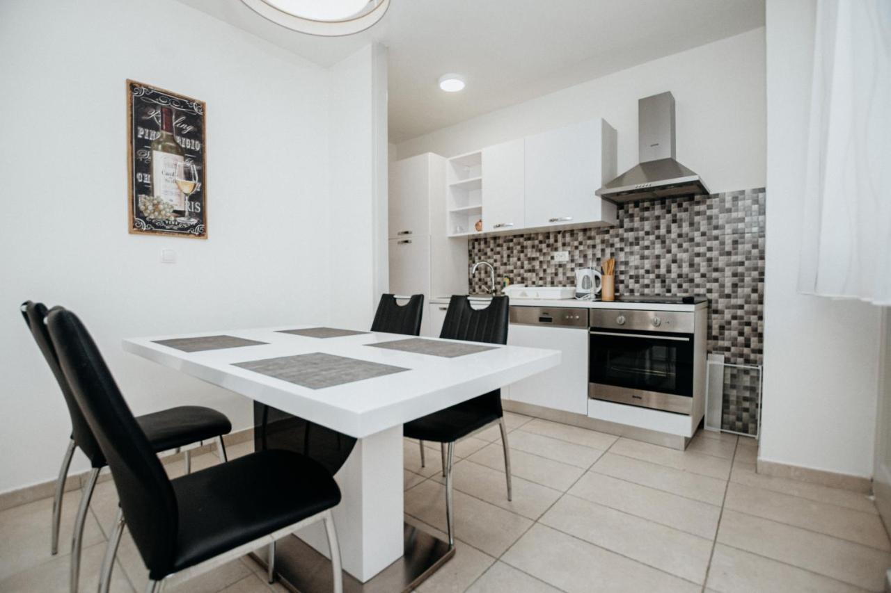 Double And Single S Apartments Zára Kültér fotó