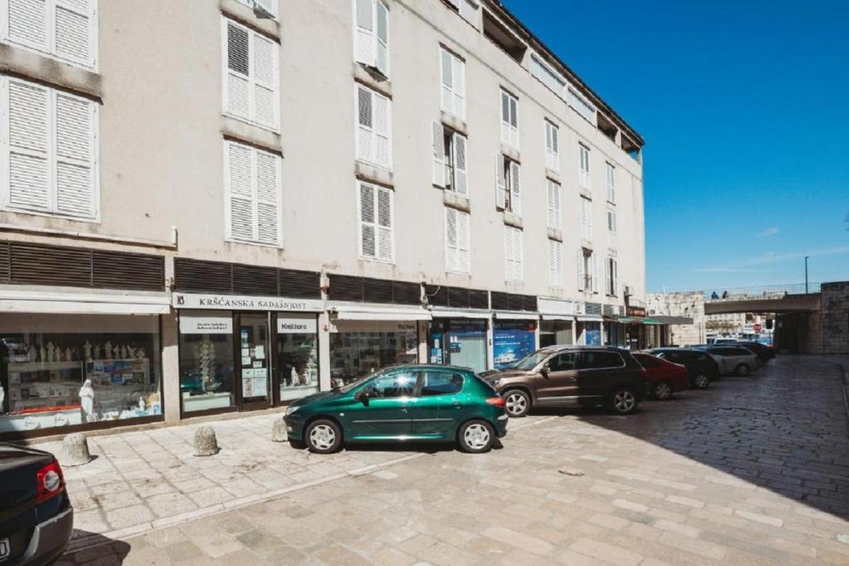 Double And Single S Apartments Zára Kültér fotó